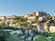 Vue panoramique de la ville de Gordes